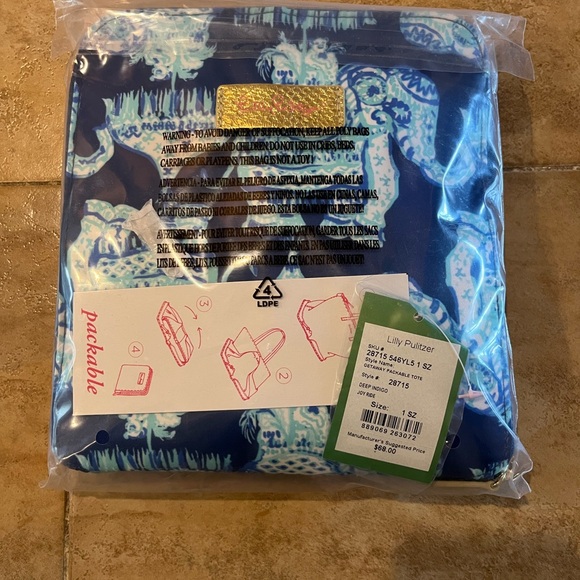 Lilly Pulitzer Vibrant Blue and White Packable Tote - Picture 2 of 3
